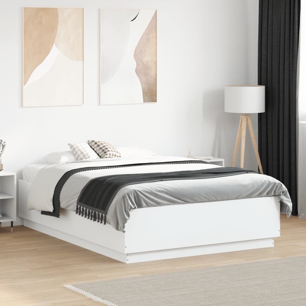 Sengeramme hvit 135x190 cm konstruert tre