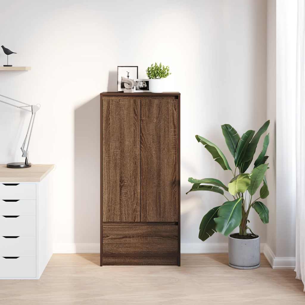Skap med skuff brun eik 55,5x34x119,5 cm konstruert tre