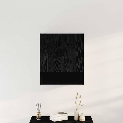 Veggskap i svart eik 60x31x70 cm laget av konstruert tre